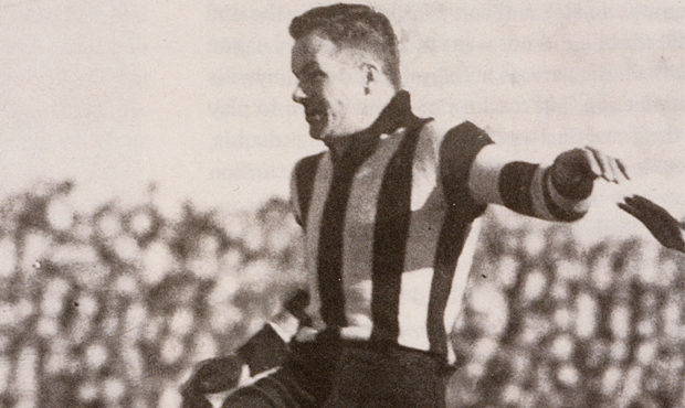 Gordon Coventry became the first man to kick 1000 goals in VFL/AFL history in Collingwood's draw with Geelong, 80 years ago.