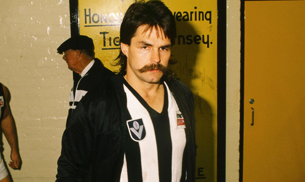 David Cloke was one of several players to swap a yellow sash for Black and White stripes during the 1980s.